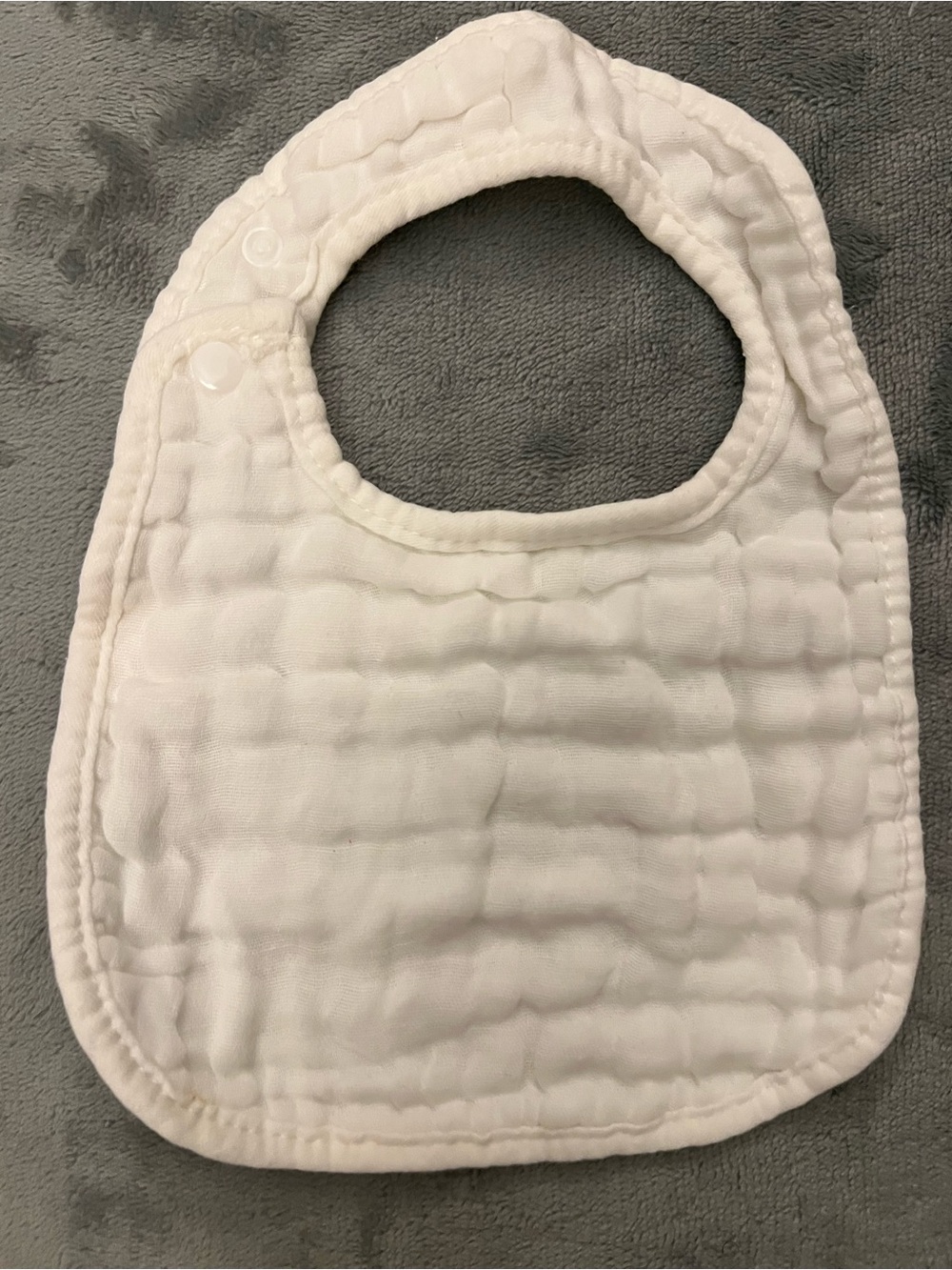Brand New!!!!Munchkin White Quilted Muslin Baby Bib with Snap Closure